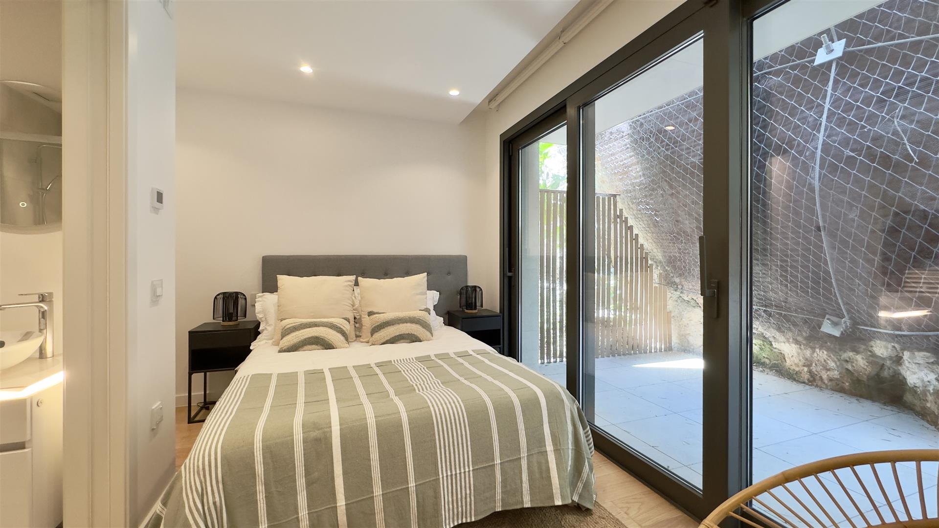  Image of House - 4 Bedrooms - 4 Bathrooms for Sale in North Gorge-Gibraltar, Image 10